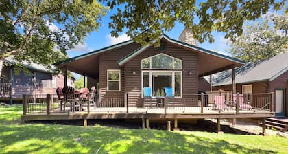 Cozy cottage inside the Premier Old Kinderhook Golf Resort
