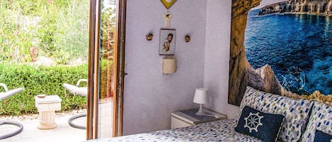 1 chambre, bureau, fer et planche à repasser, Wi-Fi