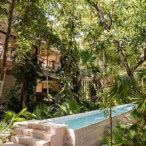 Piscine couverte, piscine extérieure