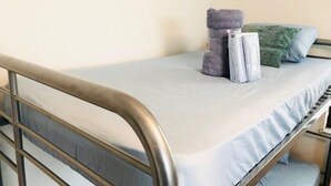 Iron/ironing board, WiFi (free) - Beach House (Hostel) (Hallandale Beach)