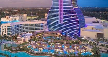 Beach House (Hostel)