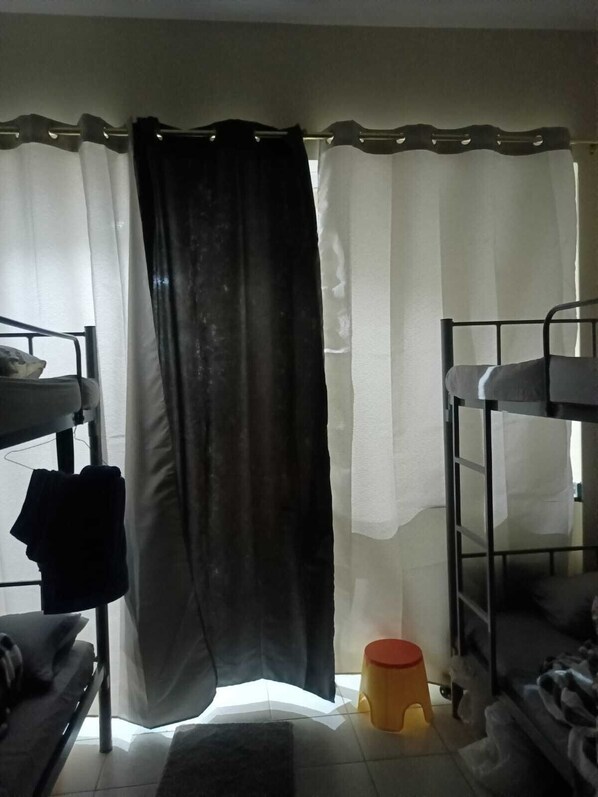 1 camera, Wi-Fi, lenzuola