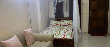 1 bedroom, iron/ironing board, WiFi, bed sheets