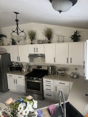 Private kitchen - just like home (Albuquerque)