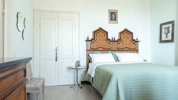 Deluxe Double Room | In-room safe, free WiFi