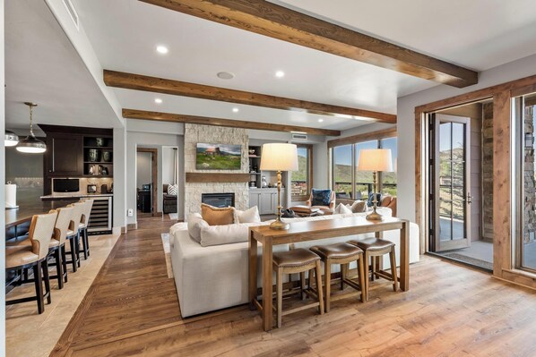 TV, fireplace - Edgemont 2301 Luxury Mountain Condo with Backdoor Ski Access! (Steamboat Springs)