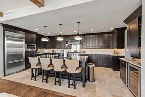 Fridge, microwave, oven, stovetop - Edgemont 2300 Luxury Mountain Condo with Backdoor Ski Access! (Steamboat Springs)