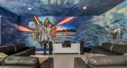 Beautiful 9 bedroom home with pool! Minutes away from theme parks.