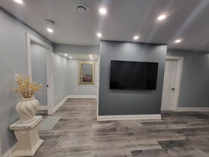 Interior - Guest Suite Apartment with Parking (Mississauga)