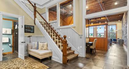 Luxury Condo | Paddle North w/ Private Sauna & Gym