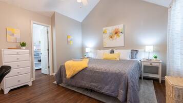 3 bedrooms, iron/ironing board, WiFi, bed sheets