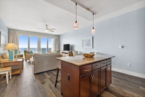 TV - Ocean Views/Private Beach at Laketown Wharf 1807 (Panama City Beach)