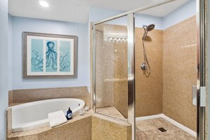 Ensemble douche/baignoire, sĂšche-cheveux