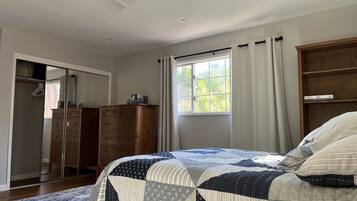 1 bedroom, desk, iron/ironing board, free WiFi