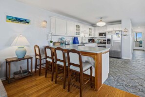 Fridge, microwave, oven, stovetop - Calypso's Dream (North) | Oceanfront | Hot Tub and Dog Friendly (Nags Head)