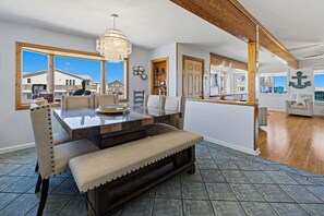Dining - Calypso's Dream (North) | Oceanfront | Hot Tub and Dog Friendly (Nags Head)