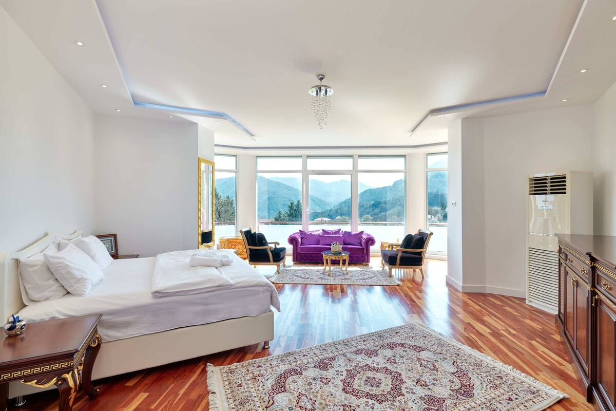 Suite monolocale Deluxe, 1 letto king con divano letto, vista montagna | 3 camere, biancheria in cotone egiziano