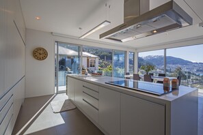 Deluxe-Villa | Eigene Küche | Großer Kühlschrank, Mikrowelle, Ofen, Herdplatte