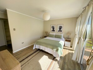 4 Schlafzimmer, BĂŒgeleisen/BĂŒgelbrett, WLAN, BettwĂ€sche