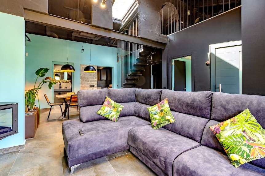 Black House - Une Maison Au Style Industriel - Olot