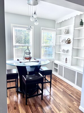 Dining - Hidden Gen in Weequachic (Newark)