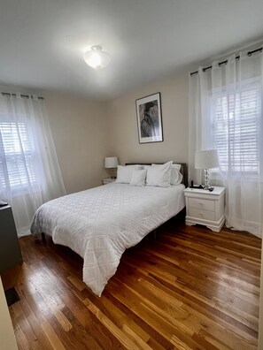 2 Schlafzimmer, Schreibtisch, Bügeleisen/Bügelbrett, kostenloses WLAN