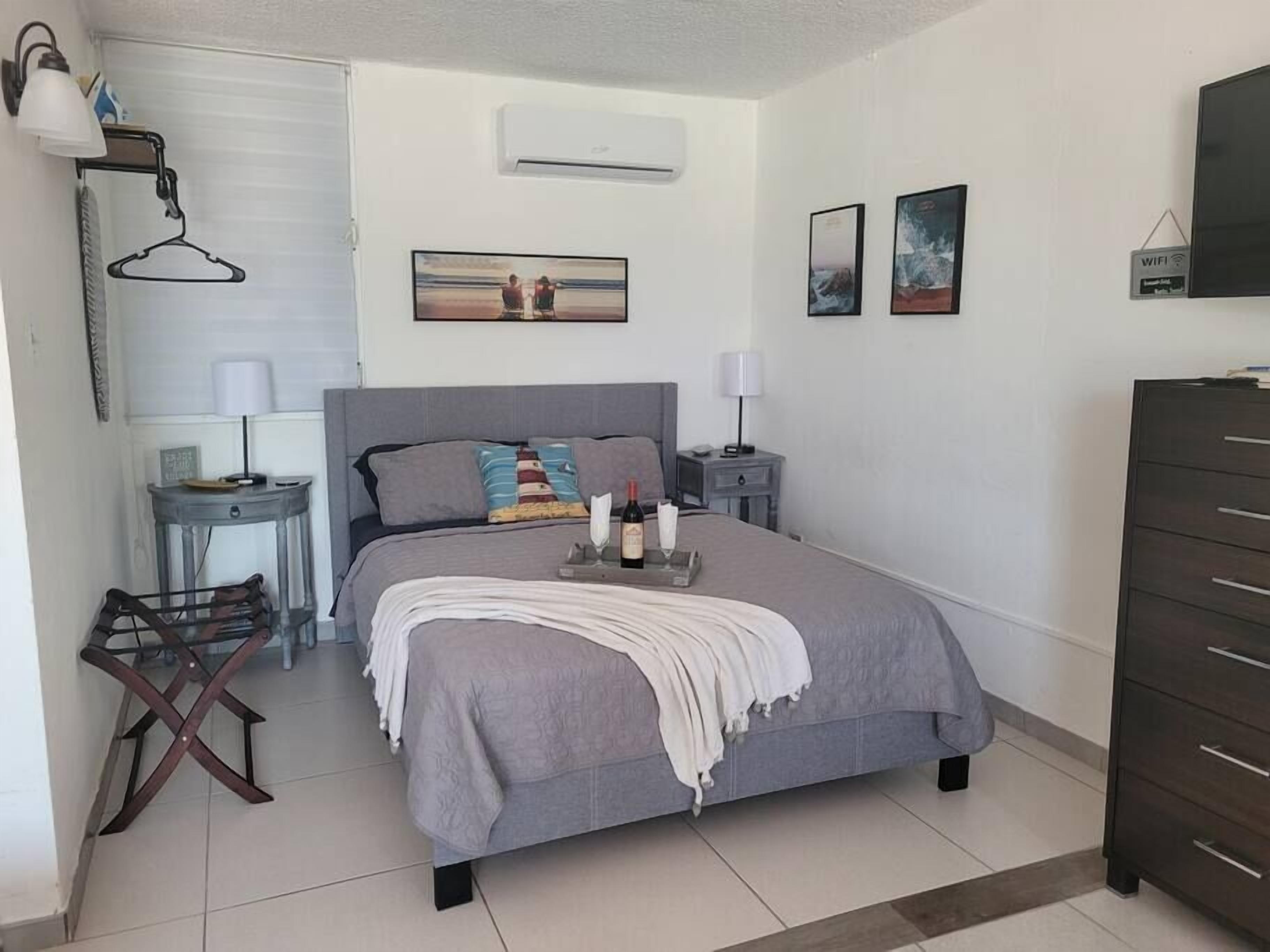 Iron/ironing board, free WiFi, bed sheets