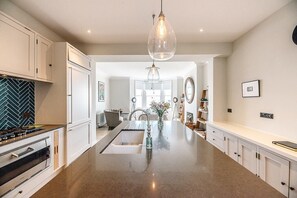 Fridge, microwave, oven, dishwasher - Avondale, Southwold (Southwold)