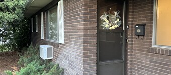 Cozy Corner at College Center of Town Sleeps 4