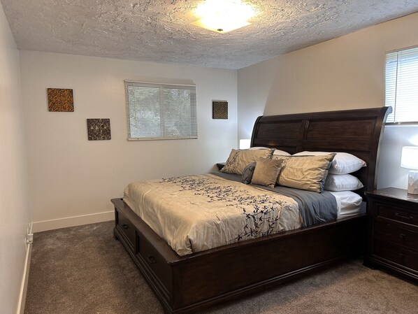 2 bedrooms, iron/ironing board, free WiFi, bed sheets