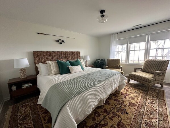 4 bedrooms, desk, iron/ironing board, travel cot