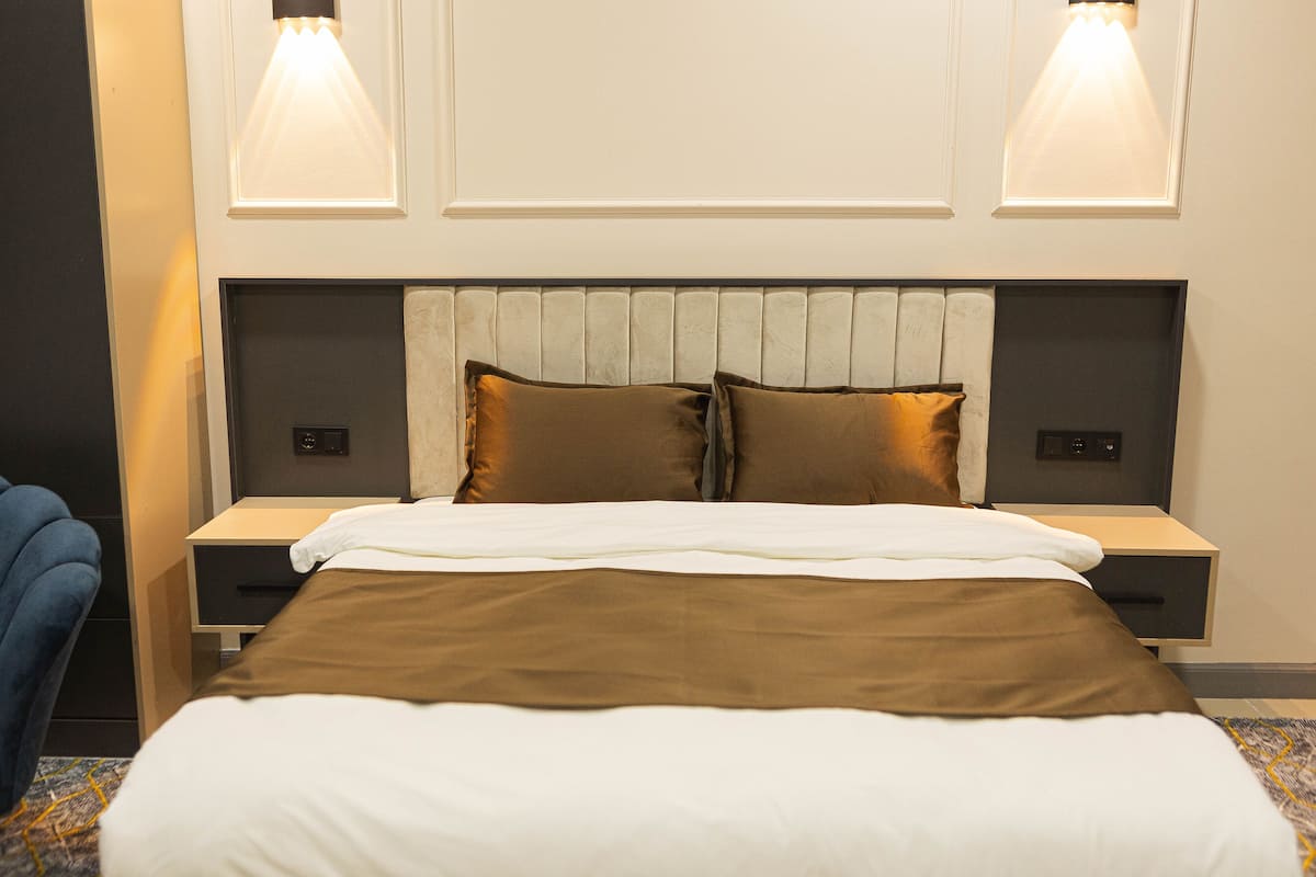 1 bedroom, Frette Italian sheets, premium bedding, minibar