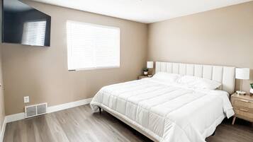 4 bedrooms, iron/ironing board, WiFi, bed sheets