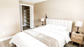 4 bedrooms, iron/ironing board, WiFi, bed sheets