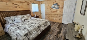 4 chambres, bureau, fer et planche à repasser, accès au Wi-Fi (inclus)
