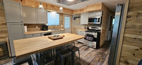 Cozy Cabin/Home with Pool Table 5 minutes from Chickamauga Lake