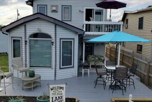 Outdoor dining - Lakeside Paradise with Priceless Views (Toledo)