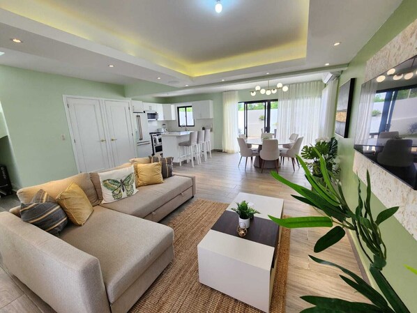 TV - Modern Tropical Villa/Private Pool-BBQ 3BD2.5BA (Punta Cana)