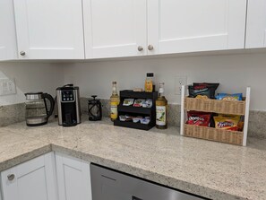 Interior - Mango Haus • Near Beach, Cruise Port & Stadium (Fort Lauderdale)
