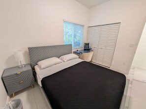 2 chambres, fer et planche à repasser, Wi-Fi gratuit, draps fournis