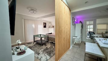 3 bedrooms, in-room safe, desk, soundproofing