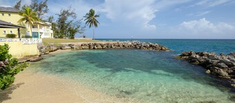Jamaica Time - Driftwood - SeaPalms - 3BR/3BA Condo Ocho Rios - Beach Front/Pool