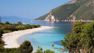 ๋น๋ผ | 3 ๊ฐ์ ์นจ์ค