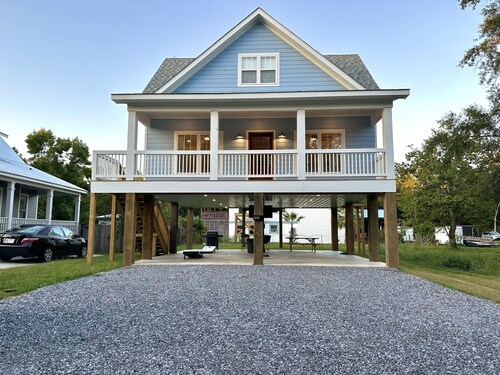 Hollywood House - Luxurious New Build With 6 Seat Golf Cart!