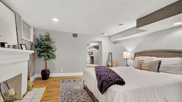 3 bedrooms, WiFi (free), bed sheets