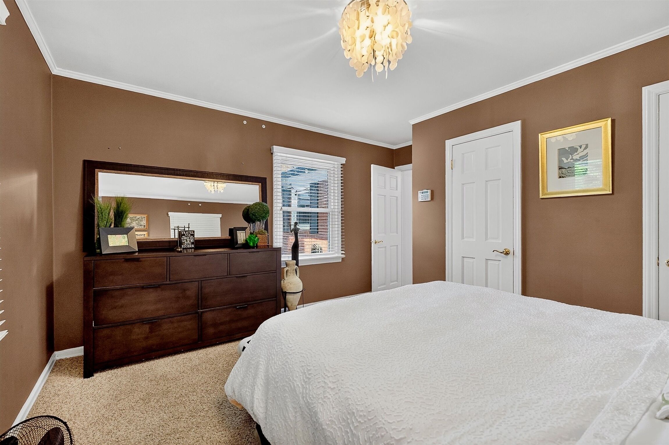 3 bedrooms, WiFi (free), bed sheets