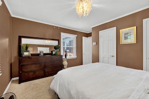 3 bedrooms, WiFi (free), bed sheets