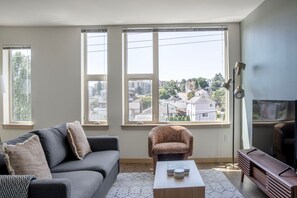 テレビ、ステレオ