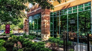 Exterior - Downtown Relaxing Holiday ! Pet-Friendly Unit w/ Garden, Near Victorian Village! (Columbus)