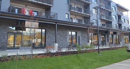 Mountain View Retreat w/ Private Hot Tub! Central to All Fun.